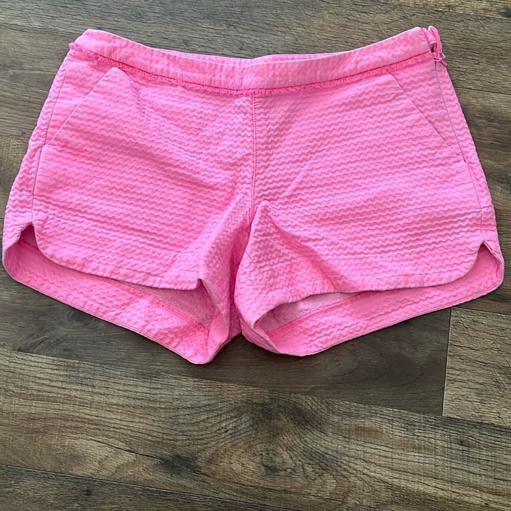 Lilly Pulitzer side zip pink shorts. Size 2